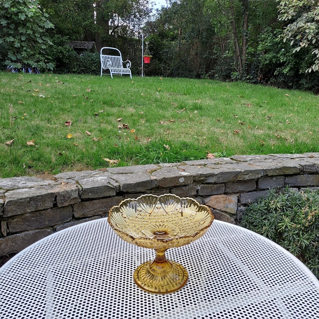 Art Deco amberkleurige fruitschaal op voet, Antiek en Kunst, Ophalen