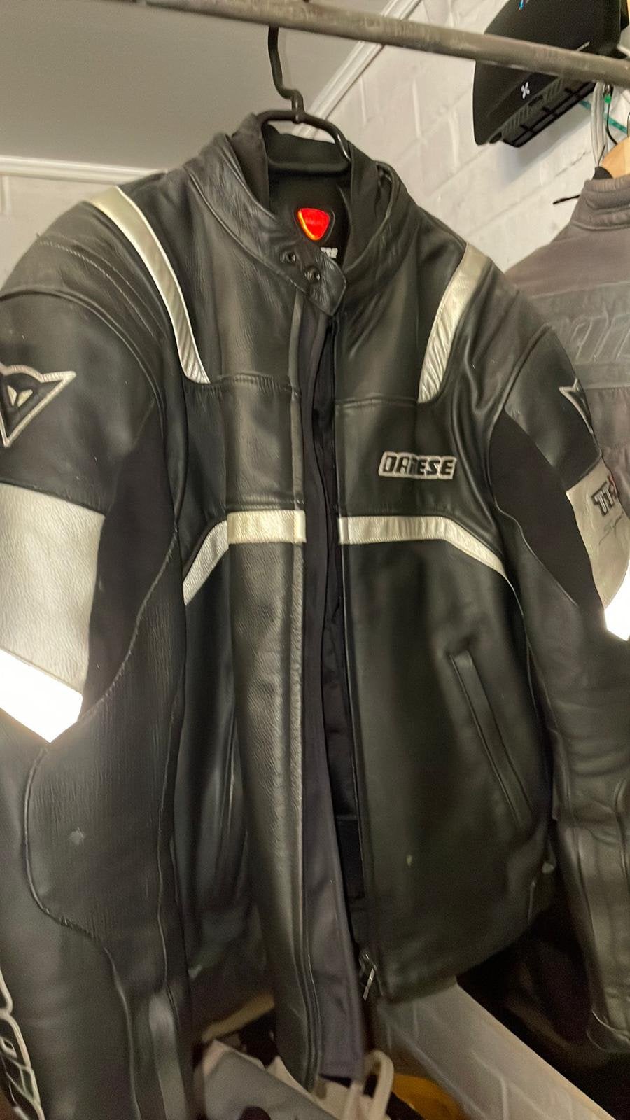 Leder motorjas maat 52, Enlèvement