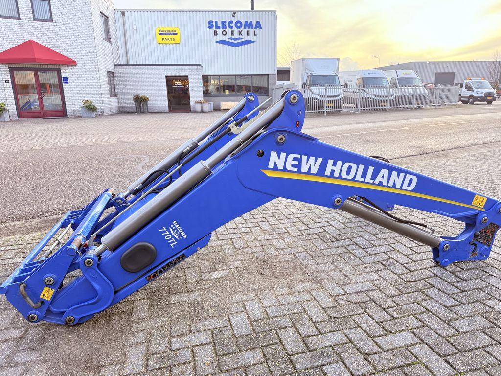 Stoll Voorlader TL770 Aanbouwdelen NH /CaseIH, Articles professionnels, Agriculture | Outils, Autres types