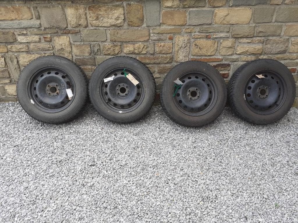 Pneus hiver, neige 185/65 R 15 88T sur jantes, auto, Autos : Pièces & Accessoires, Neuf, Pneus hiver, Pneu(s), Enlèvement