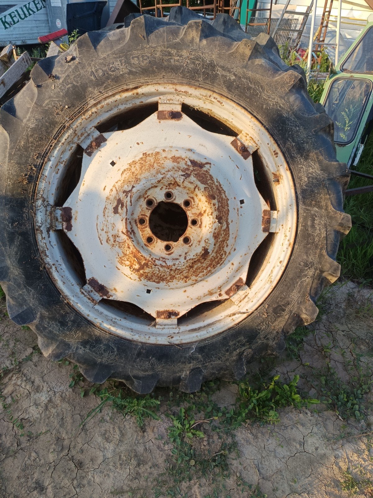 Roues 13.6/38., Articles professionnels, Agriculture | Pièces | Pneus, Jantes & Essieux, Enlèvement