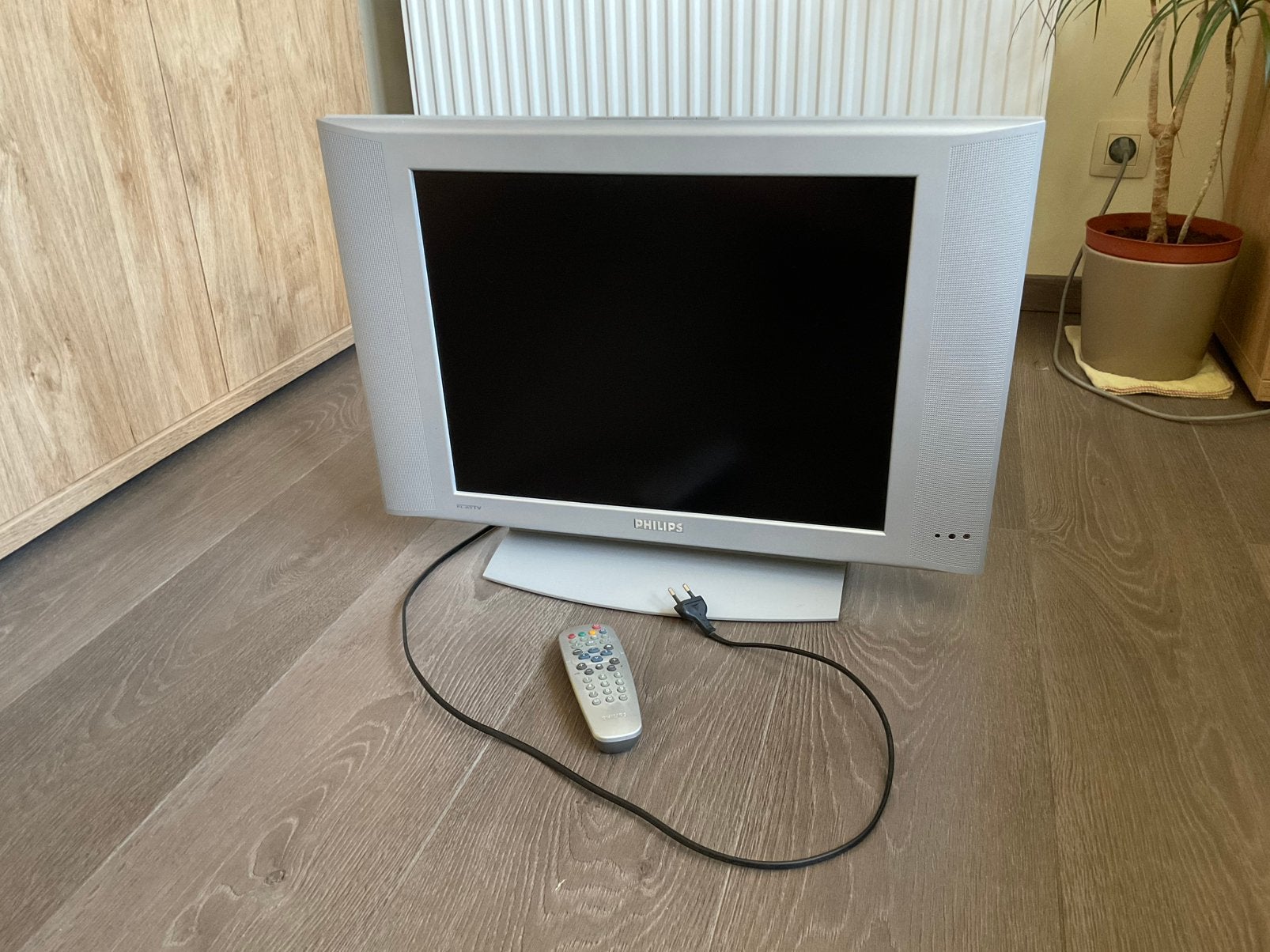 Analoge televisie van het merk Philips., Ophalen, Zo goed als nieuw, Philips