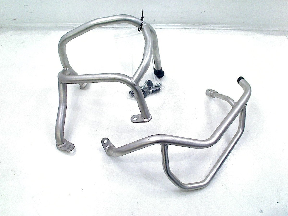 ARCEAU DE SECURITE ENSEMBLE R 1300 GS 2023- (R1300GS KA1), Dhr. S. di Majo, Utilisé, Info@cama-motorparts.nl, P.J. Troelstraweg 8 8
3144 CX  MAASSLUIS, NL