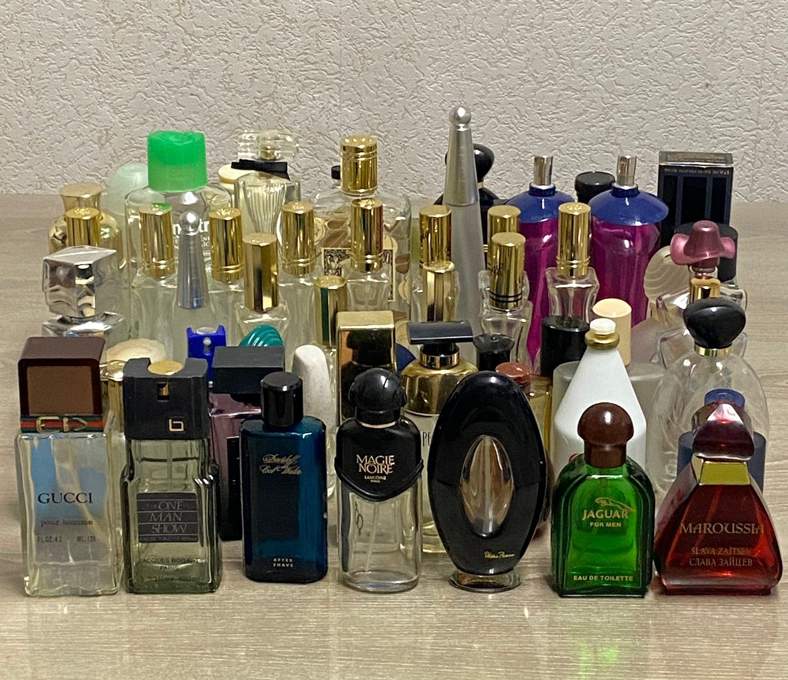 Set van 60 lege flessen originele parfums, prijs: 50€, Ophalen of Verzenden, Gebruikt, Parfumfles