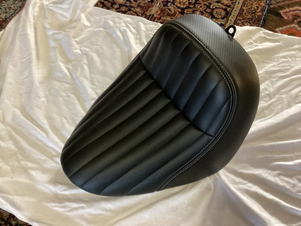 Harley Street Bob solo zadel : 2018-2026, Ophalen, Gebruikt