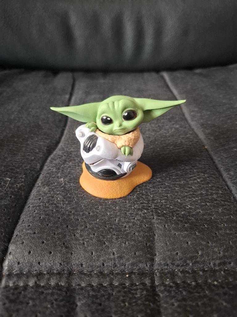 Baby Yoda dans un véhicule, Collections, Enlèvement, Comme neuf, Figurine
