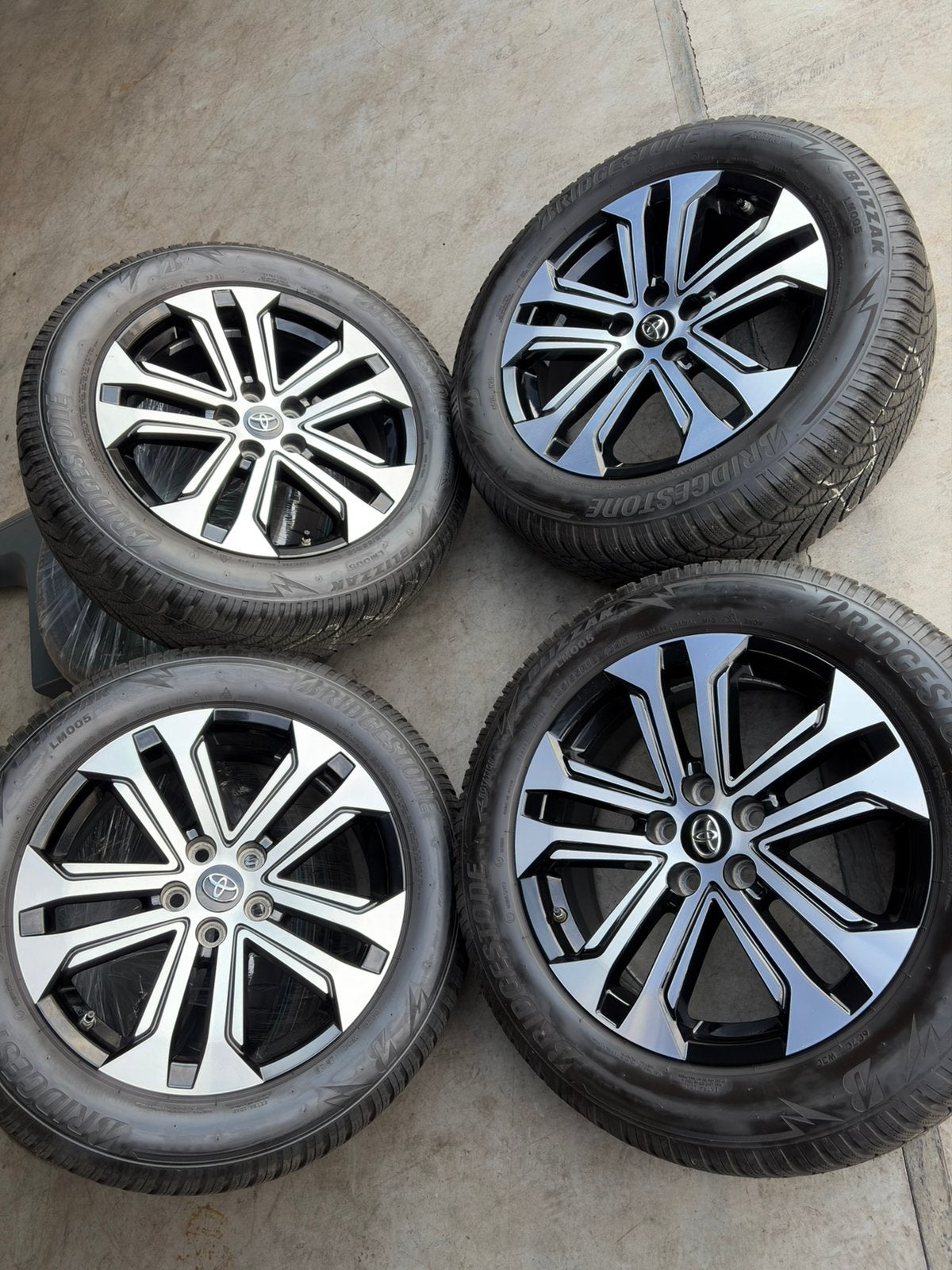 Originele Velgen ToYoTA 18 inch Met Banden 235/55/18(104h), Ophalen of Verzenden, Toyota