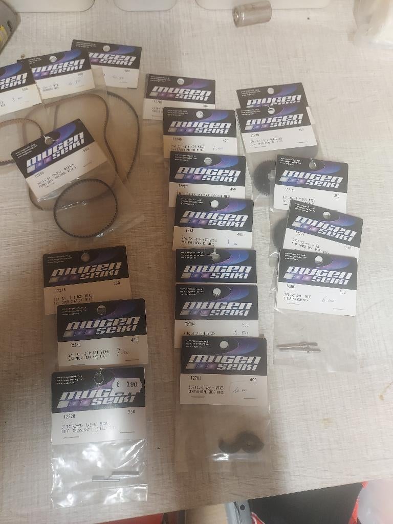 Pièces MUGEN TT 1/10 NEUVES, Elektro, Auto offroad, Nieuw, Ophalen of Verzenden