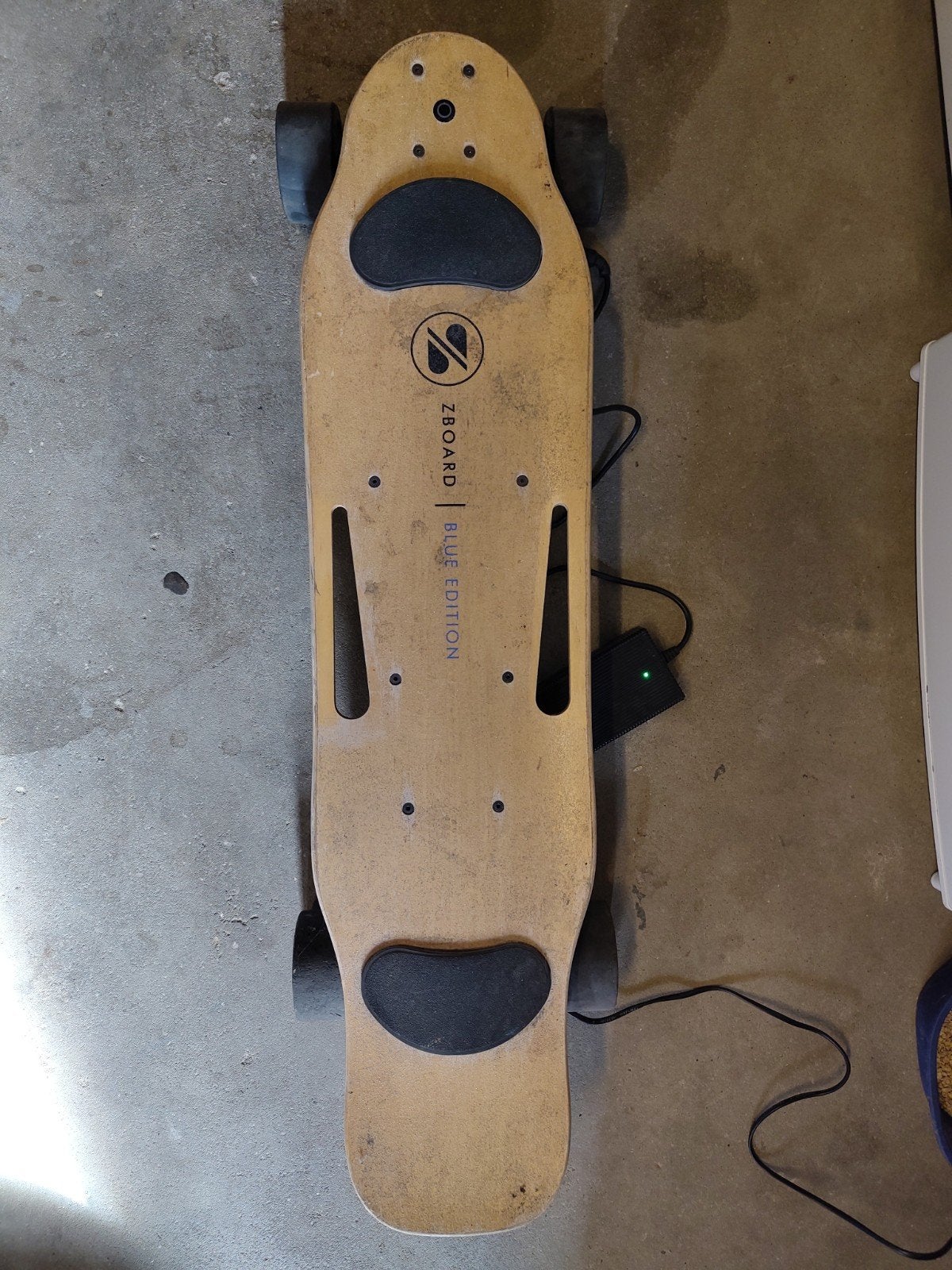 Zboard blue édition : skateboard electrique, en panne, Sports & Fitness, Enlèvement, Skateboard, Longboard
