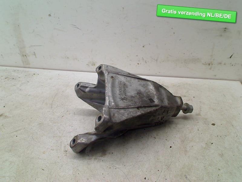SUPPORT MOTEUR GAUCHE Audi A4 (B8) (8K0199307CB), Autos : Pièces & Accessoires, Auto-Union-Straße  1,
85057  Ingolstadt, DE, Info@audi.de