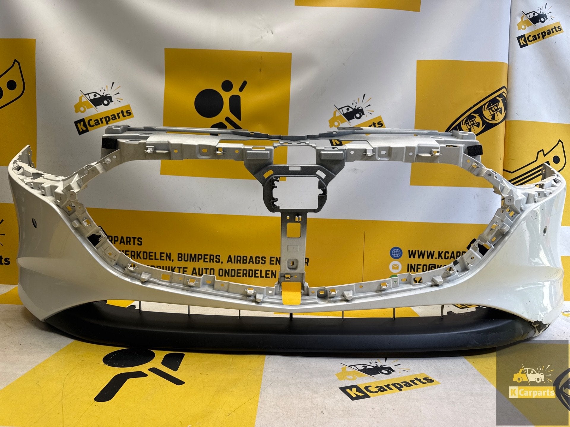 Voorbumper Mazda 3 IV Origineel Bumper PDC BCKN-50031 2018-, Info@fabrikant.eu, Mazda, Bumper, Fabrikant BV