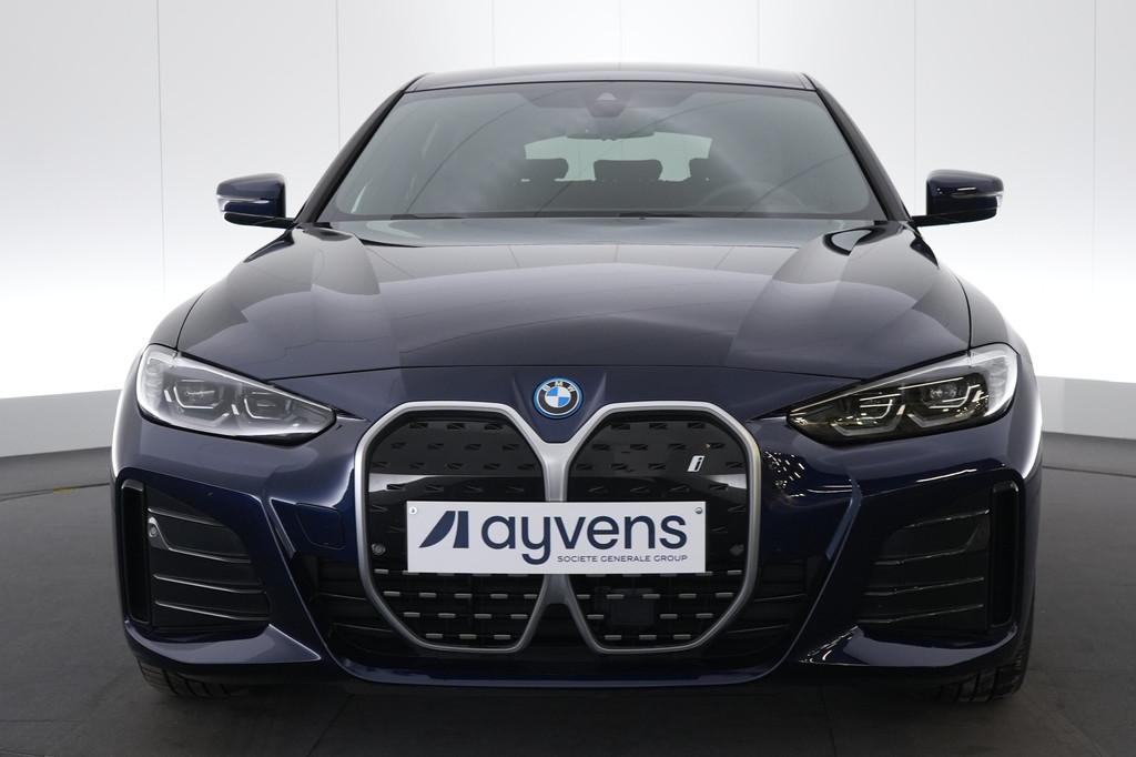 (2FJU966) BMW I4, Auto's, BMW, Achterwielaandrijving, Gebruikt, Blauw, Alcantara