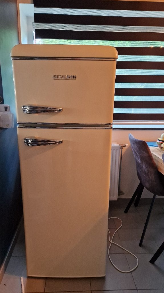Koelkast (frigo), Elektronische apparatuur, Koelkasten en IJskasten, Zo goed als nieuw, Met vriesvak, 140 tot 160 cm, 45 tot 60 cm