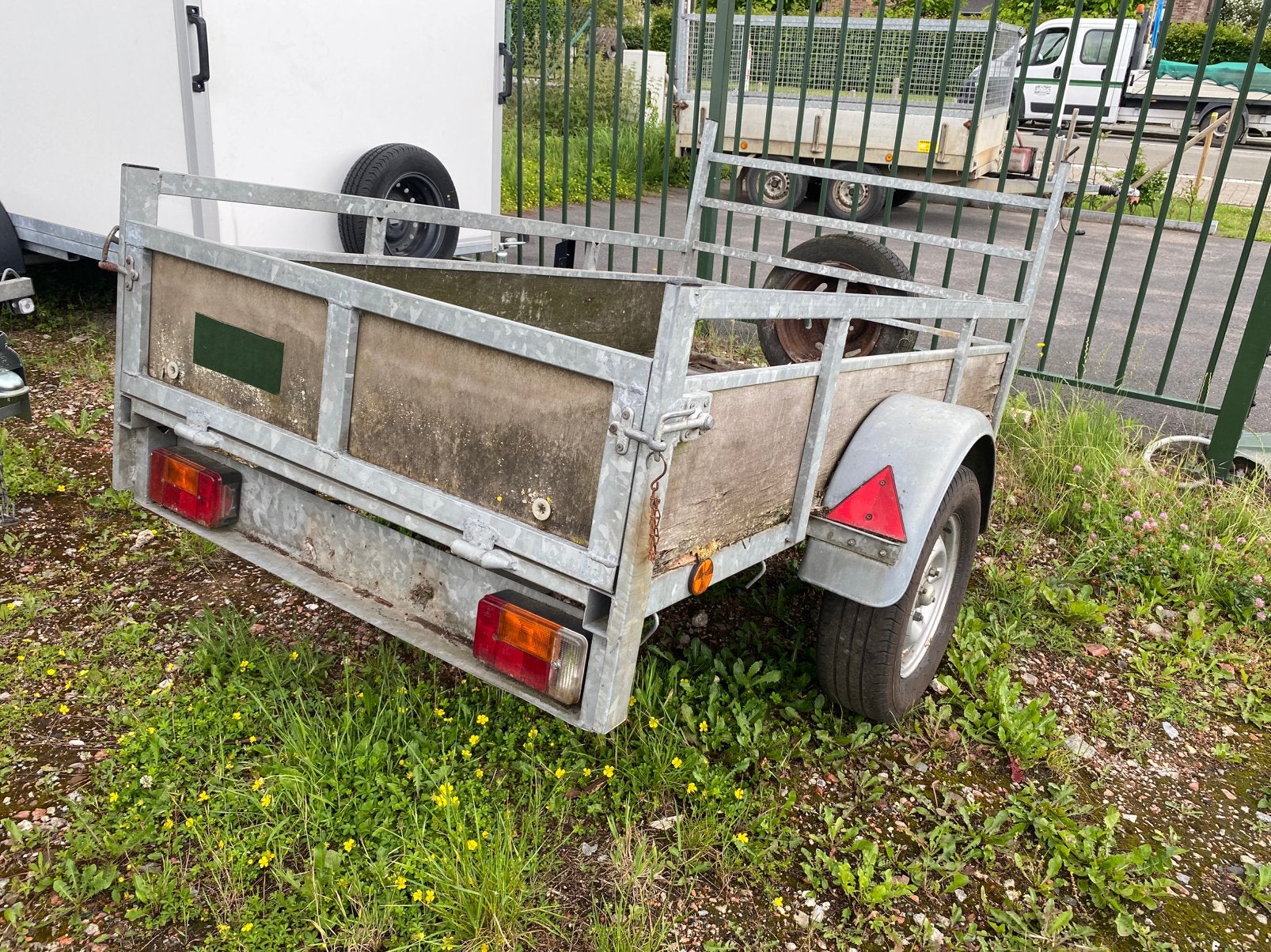 Aanhangwagen voor opmaak of onderdelen, Enlèvement, Utilisé