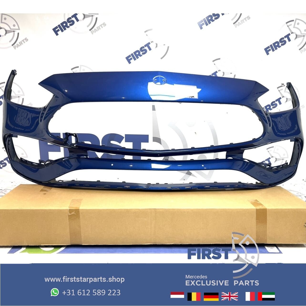 W206 C206 AMG LINE VOORBUMPER BLAUW ORIGINEEL Mercedes 2021-, Gebruikt, -, Voor, Ophalen of Verzenden