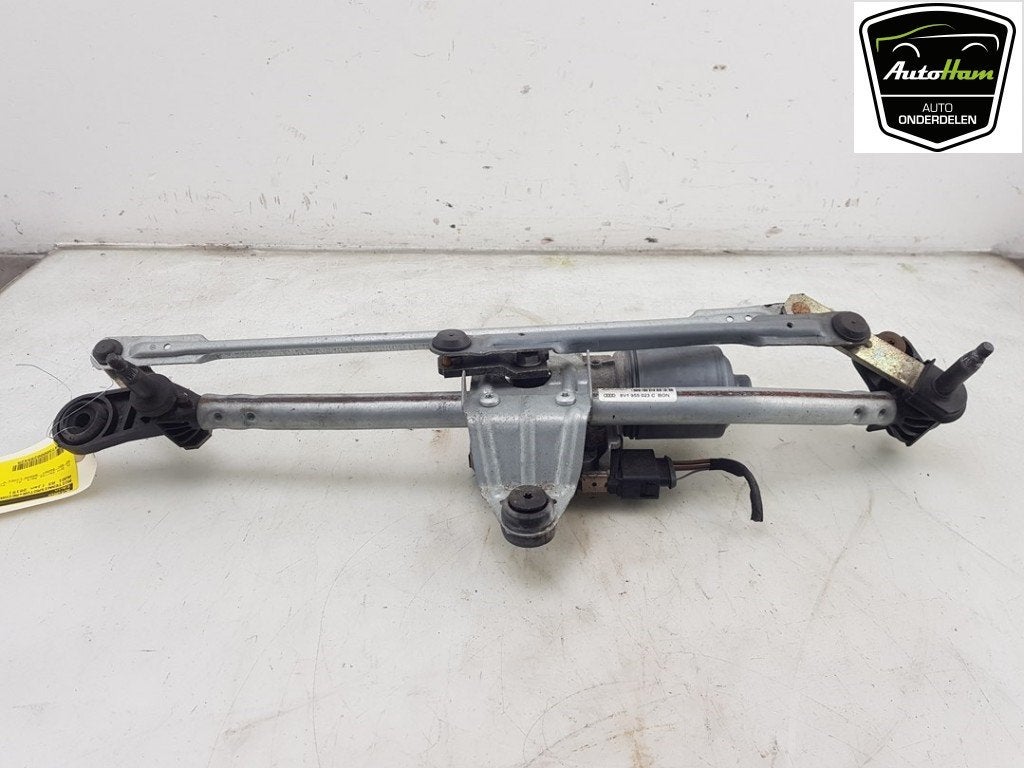 MOTEUR + TRINGLERIE ESSUIE GLACE AVANT (|8V1955023C|8V195511, Robert Bosch AG, Audi, Utilisé, Robert-Bosch-Allee 1
74232  Abstatt, DE