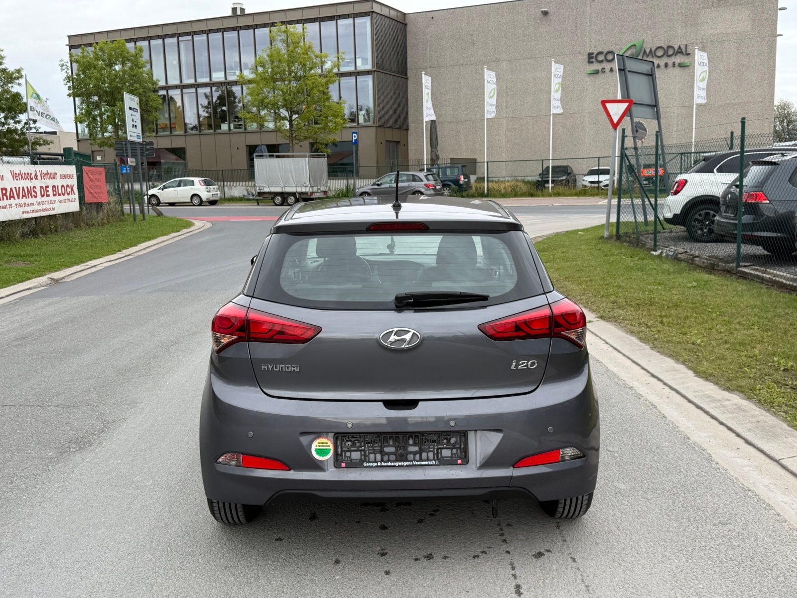 Hyundai i20 essence avec seulement 018 000 km + inspection, Autos, Achat, Euro 6, Entreprise, Boîte manuelle