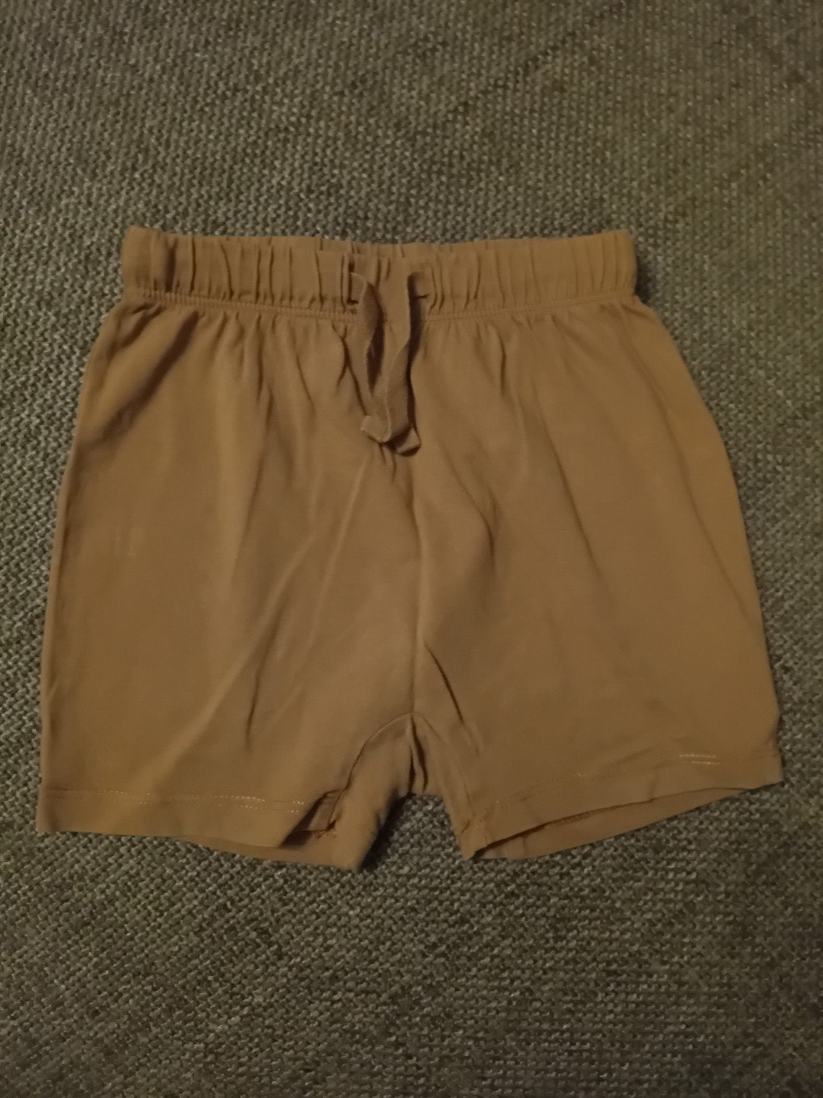 Lichtbruine short, Kinderen en Baby's, Babykleding | Maat 86, Gebruikt, Broekje, H&M, Ophalen of Verzenden