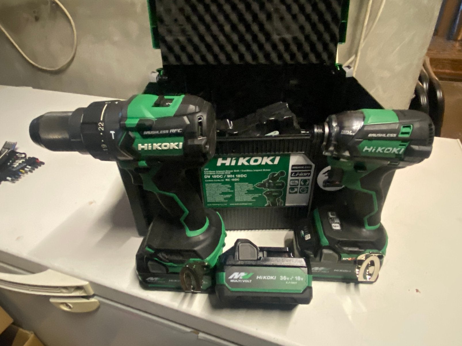 Hikoki boormachine en slagschriefmachine, Ophalen, Zo goed als nieuw, Boormachine