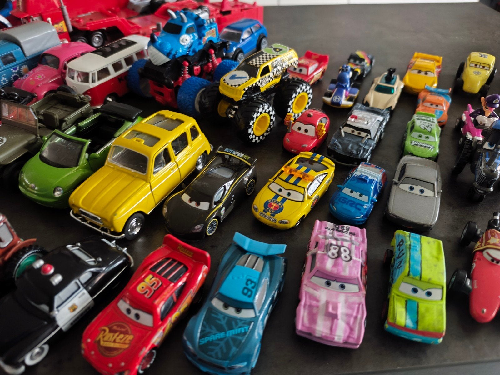 Grand lot véhicules 60 Cars et 20 autre model voiture, Kinderen en Baby's, Ophalen
