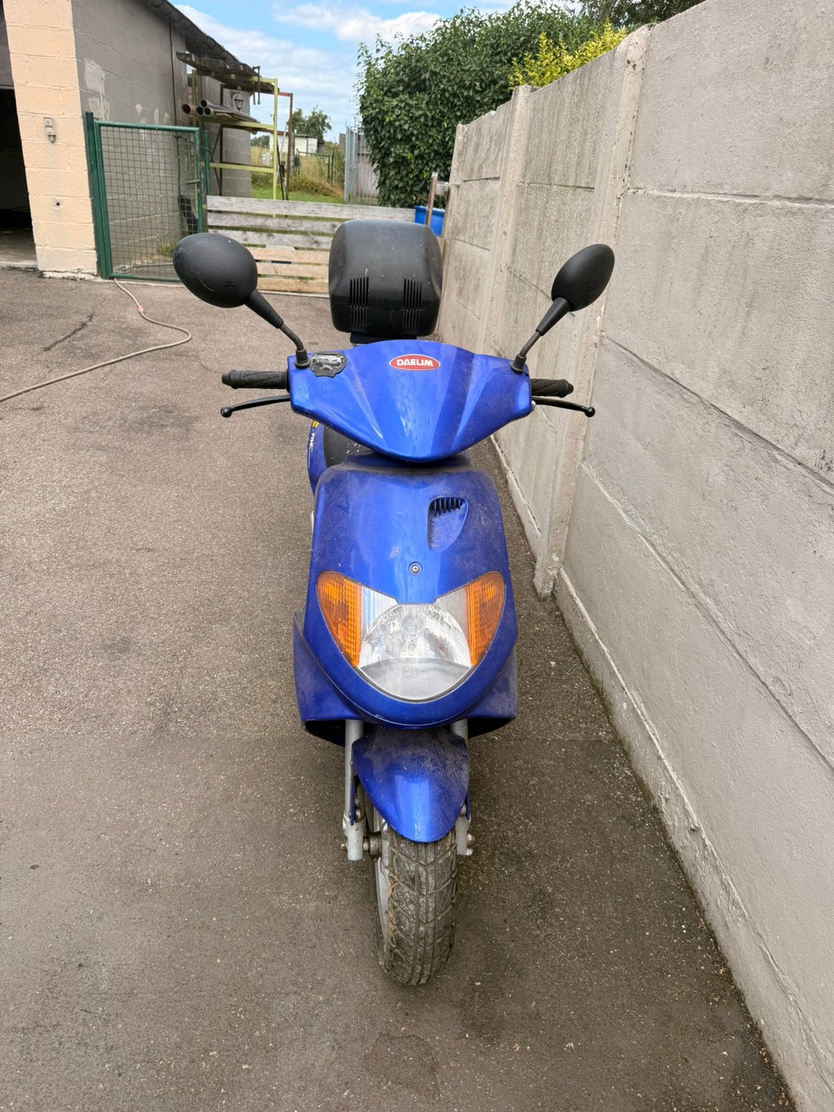 Bromfiets dealim, Ophalen, Gebruikt