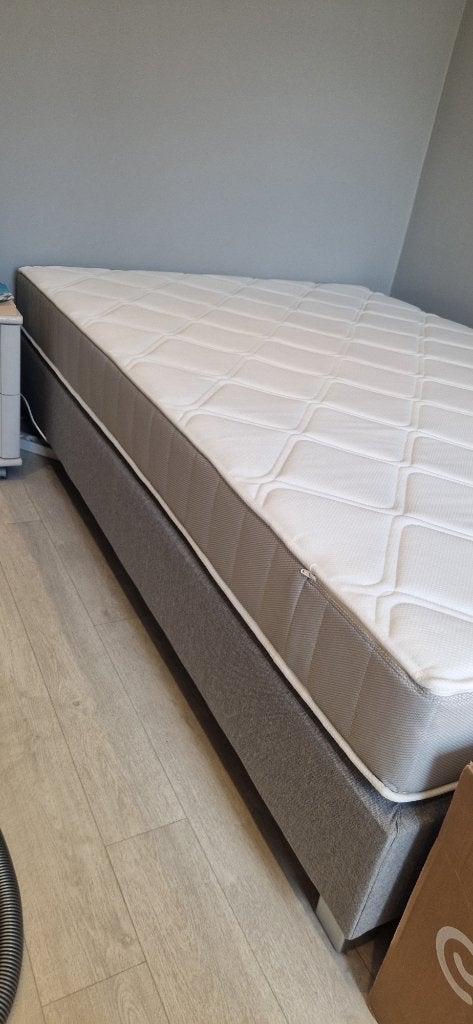 Lit 140x200 cm (Matelas + Sommier tapissier) style BOXSPRING, Ophalen, Tweepersoons, 140 cm, Zo goed als nieuw