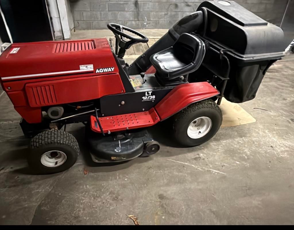 Briggs & stratton zitmaaier, Ophalen, Zo goed als nieuw