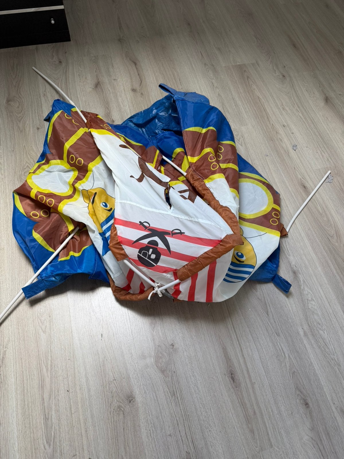 Piratentent met tunnel, Ophalen, Gebruikt