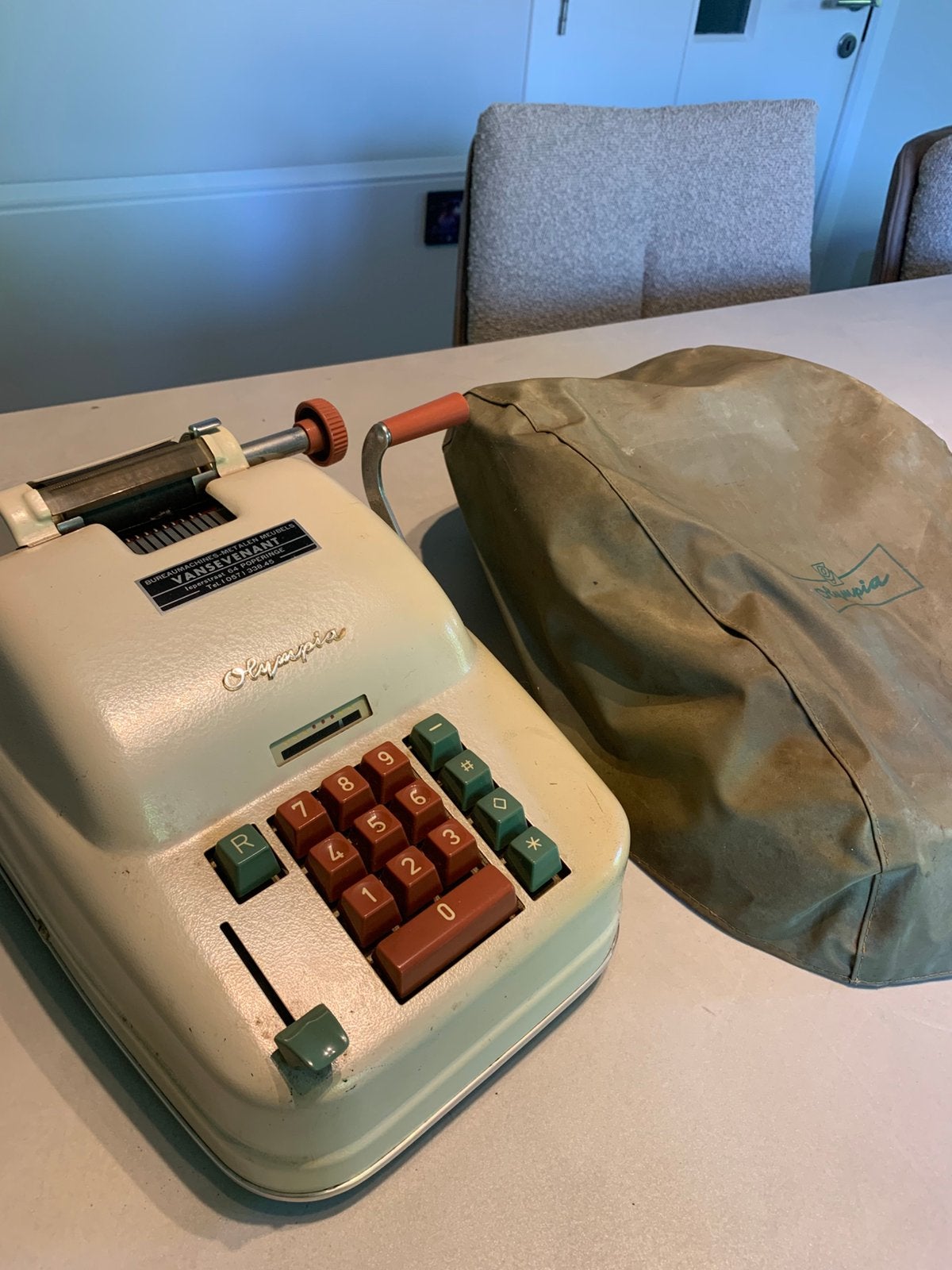 Calculatrice mécanique Olympia Vintage avec étui, Enlèvement ou Envoi