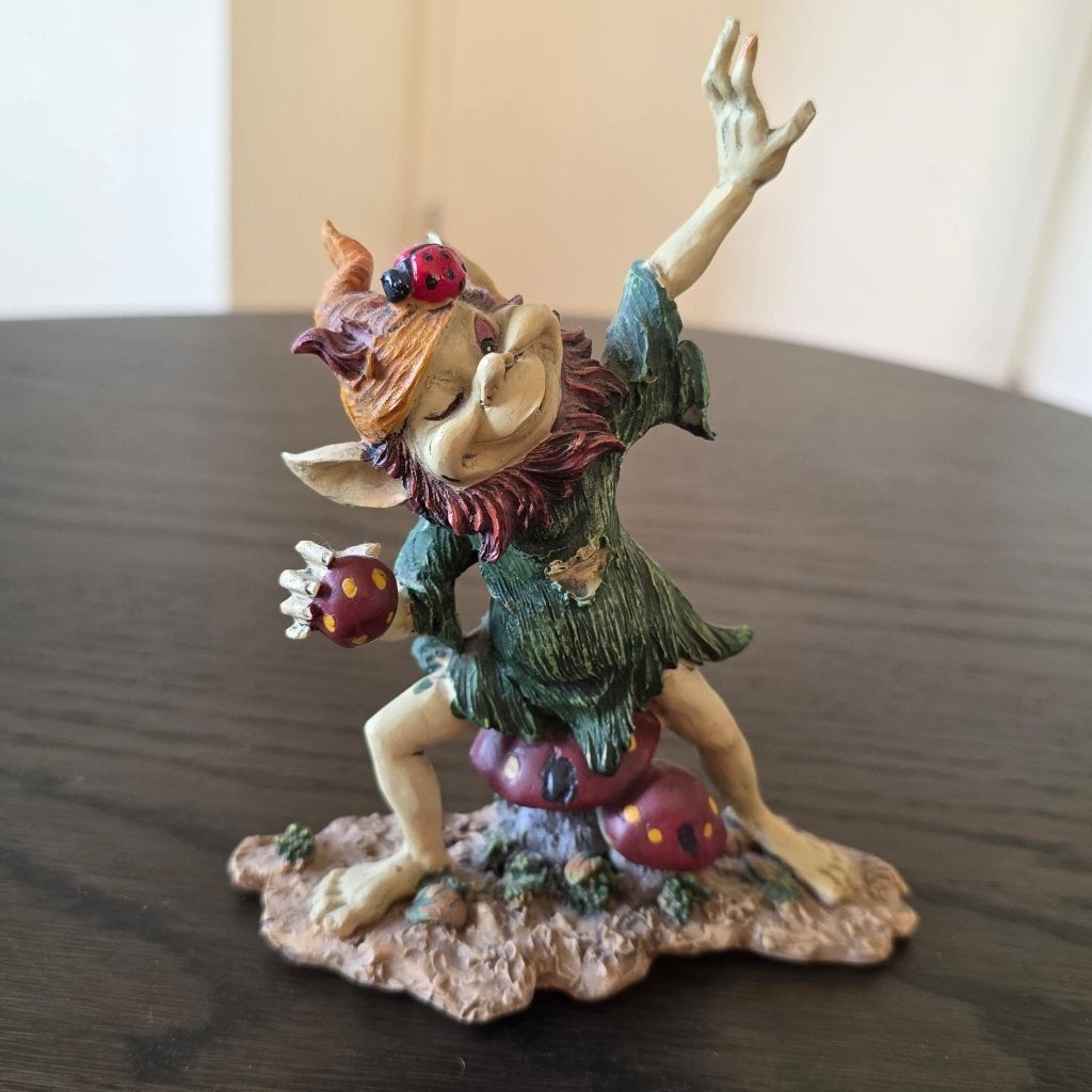 Vrolijk fantasy trolletje met lieveheersbeestje, Verzamelen, Ophalen, Zo goed als nieuw