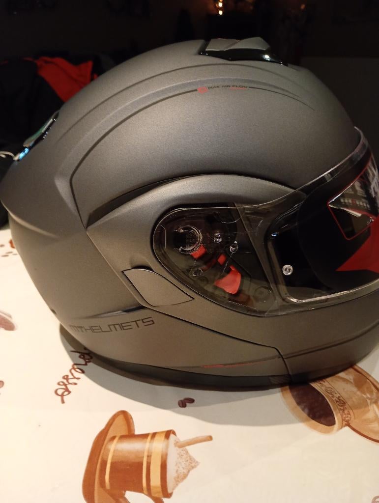 Motorhelm merk MT, Motoren, Kleding | Motorhelmen, Dames, Nieuw zonder kaartje, Integraalhelm, L