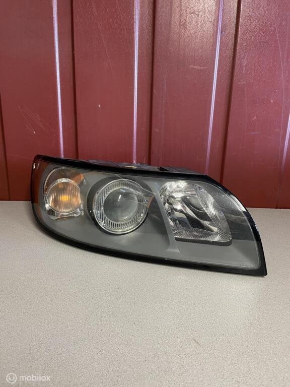 Koplamp rechts Volvo V50 ('04-'12), Gebruikt, Ophalen of Verzenden, Volvo, Volvo