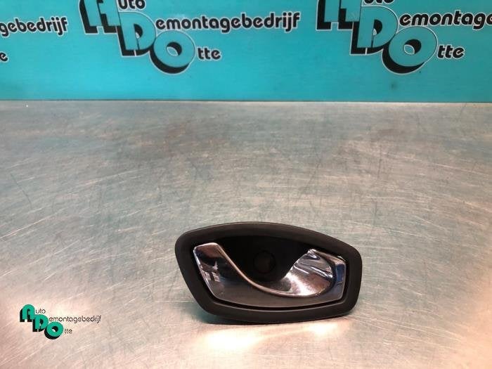 Poignée portière 4portes arrière droite d'un Renault Clio, Renault, -, 3 mois de garantie, Utilisé