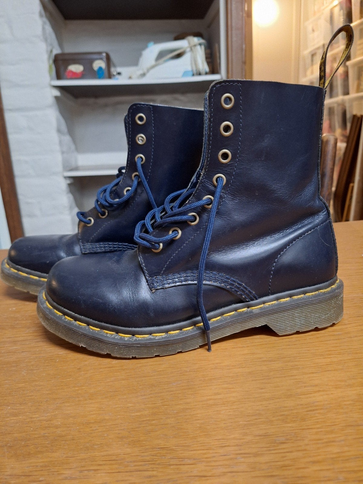 Dr Martens original, Ophalen