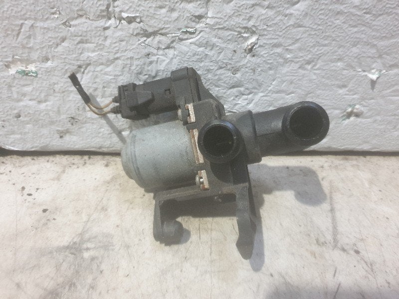 RADIATEUR SOUPAPE BMW 3 serie Touring (E36 / 3) (8-375-441), Utilisé, BMW, Petuelring 130
80809  München, DE, Bayerische Motoren Werke AG