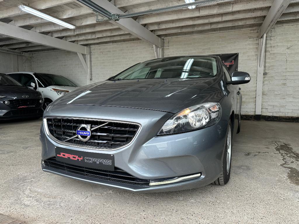 Volvo V40 D2 (Gekeurd voor verkoop!), Auto's, Volvo, Euro 5, Stof, Zwart, 4 cilinders
