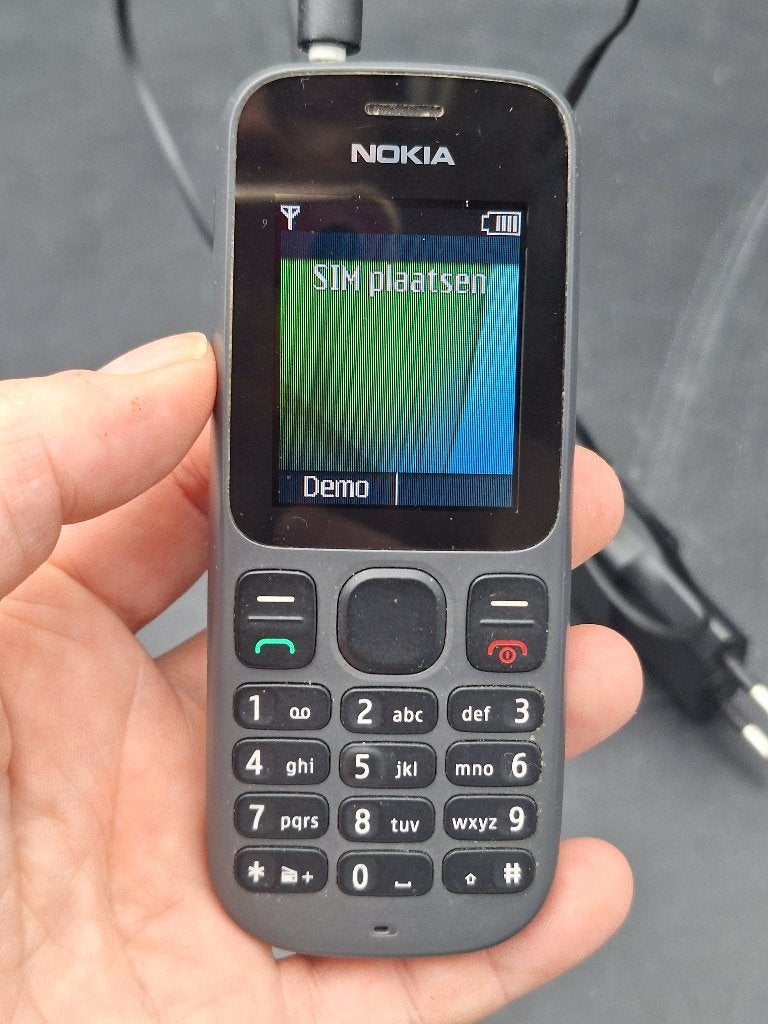Nokia 100, Telecommunicatie, Mobiele telefoons | Nokia, Zwart, Fysiek toetsenbord, Ophalen of Verzenden, Zo goed als nieuw