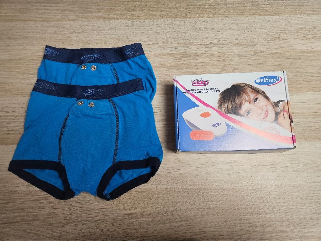 Mickey uriflex plaswekker + 2 sensorbroekjes 128, Kinderen en Baby's, Kinderkleding | Maat 128, Ophalen, Zo goed als nieuw, Jongen of Meisje