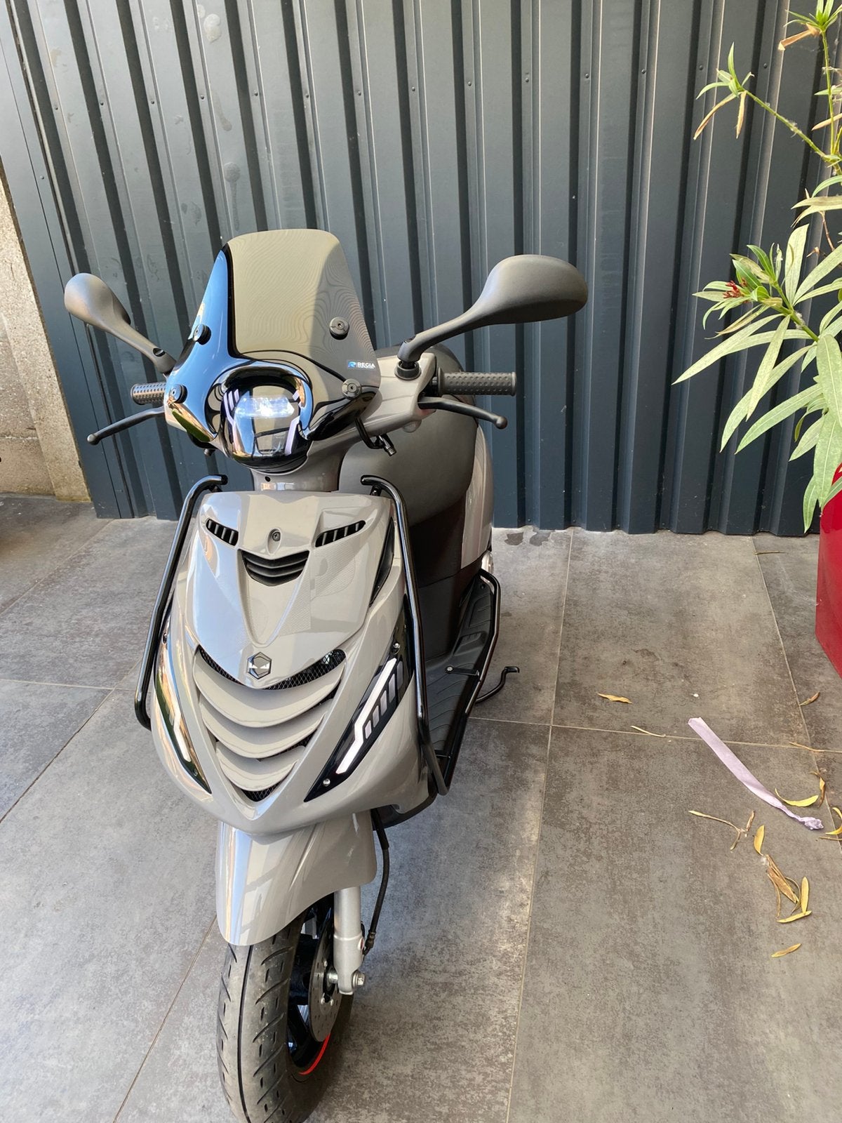 Piaggo zip A klasse, Fietsen en Brommers, Scooters | Piaggio, Zo goed als nieuw, Zip, Klasse A (25 km/u), Benzine, Ophalen