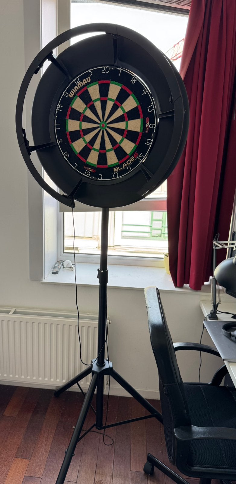 Dartbord, licht, staander en surround, Sport en Fitness, Ophalen, Zo goed als nieuw, Dartbord