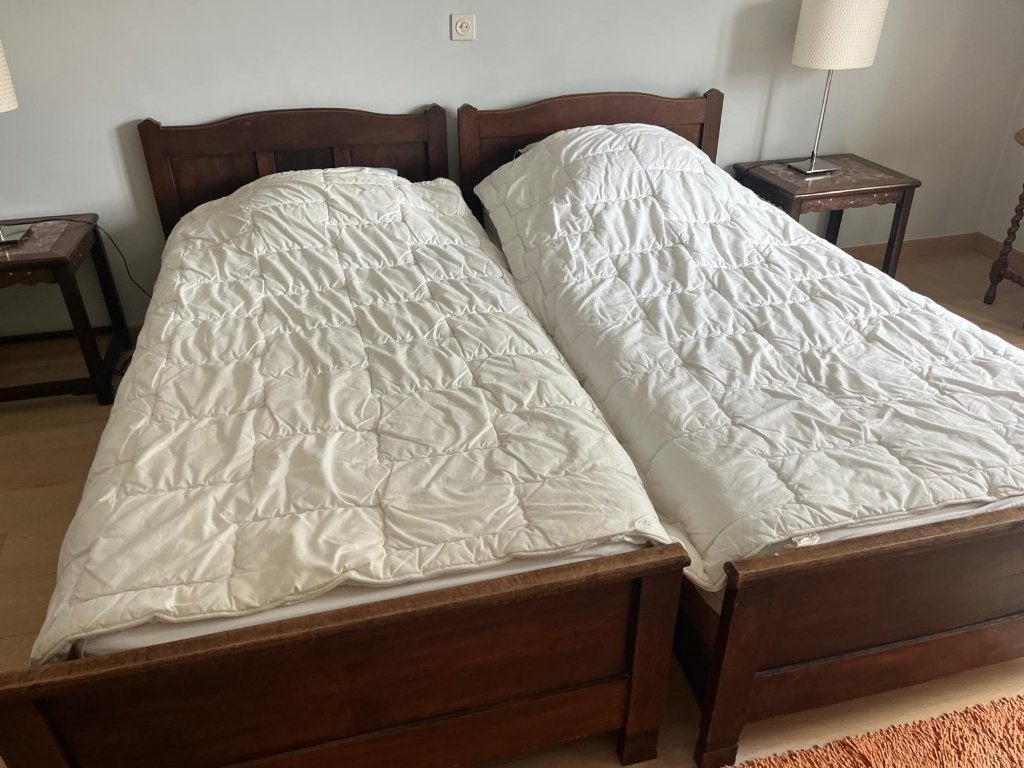 volledige set van twee aparte bedden, Huis en Inrichting, Ophalen, Gebruikt, 90 cm, Bruin