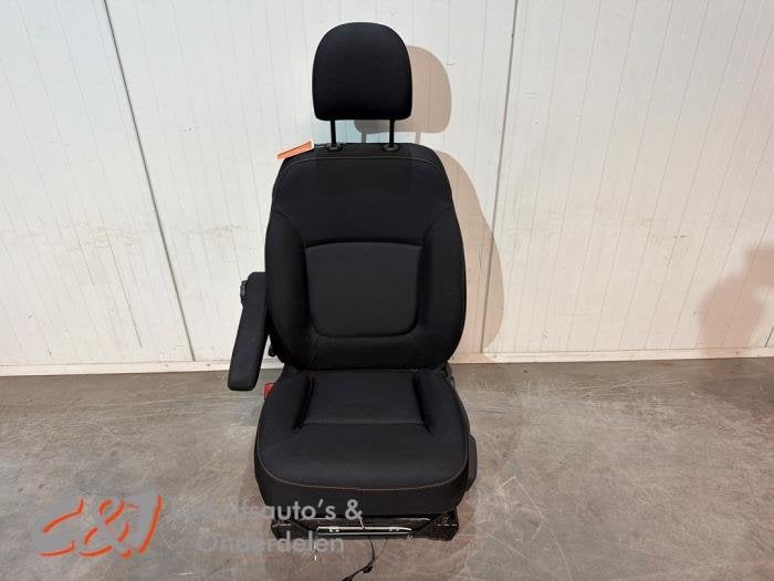 Siège gauche d'un Renault Trafic, Autos : Pièces & Accessoires, Habitacle & Garnissage, Renault, Utilisé, 3 mois de garantie, Enlèvement ou Envoi