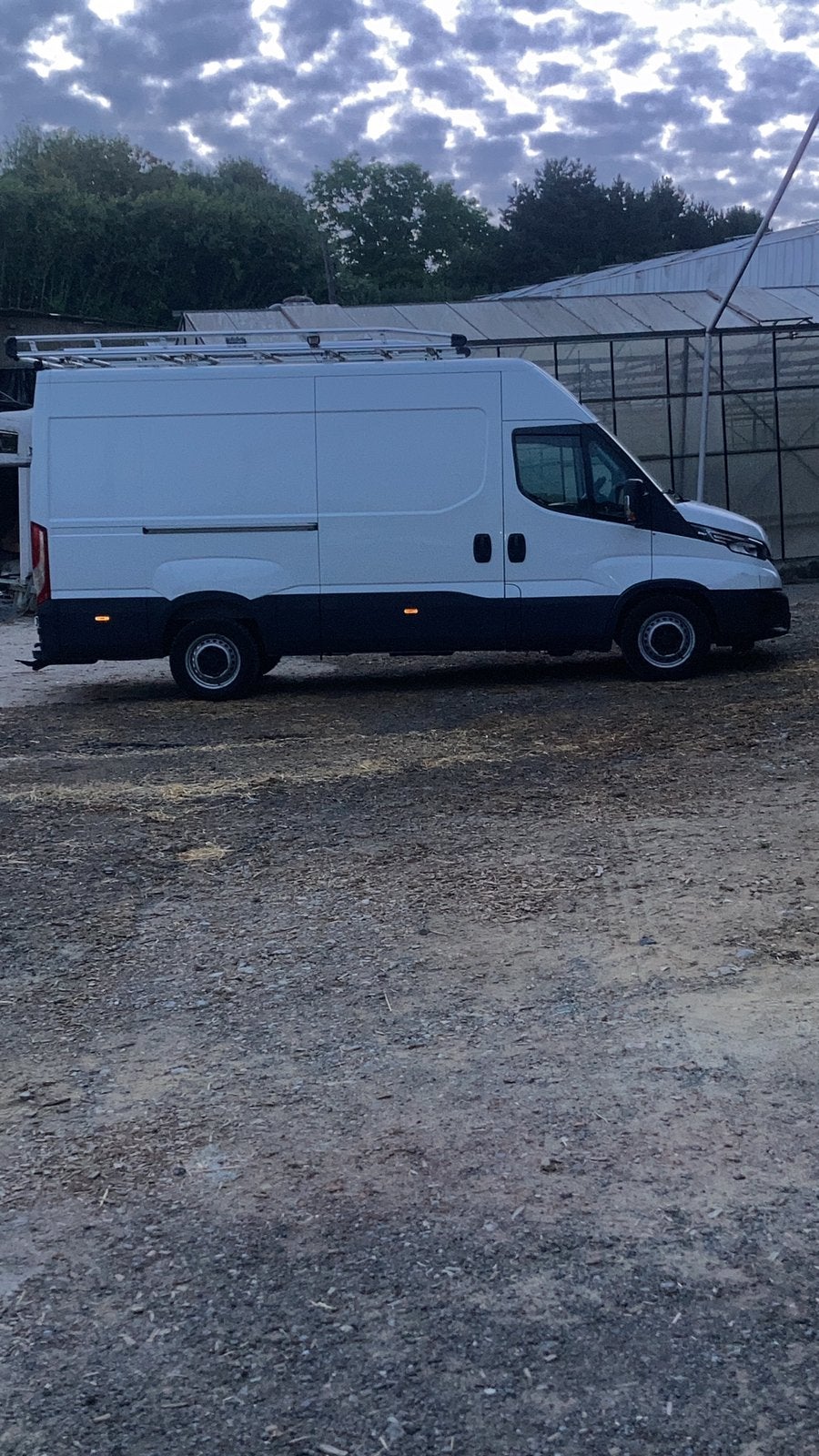 Iveco 2.3 te koop, Autos, Camionnettes & Utilitaires, Achat, Euro 6, Iveco, Noir