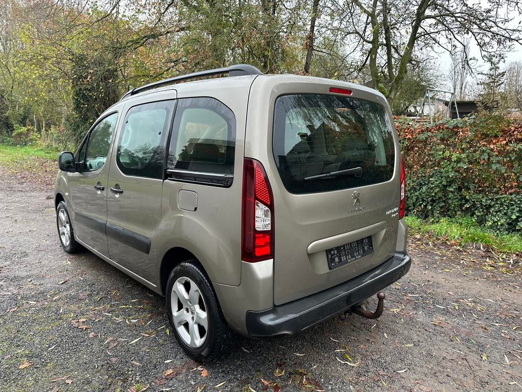 Peugeot partner 1.6 diesel 84 Kw,Bj 2014,Euro 5,*7 Plaatsen*, Voorwielaandrijving, Euro 5, Bruin, 1600 cc