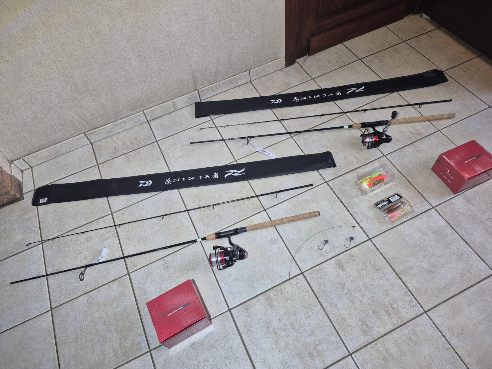 Daiwa Ninja Roofvis 2 complete Spinhengels 2.40 L, Watersport en Boten, Hengelsport | Roofvissen, Ophalen