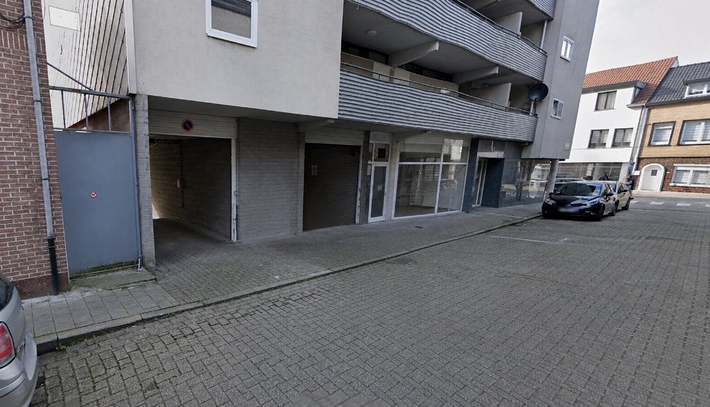 overdekte autostaanplaats Gent Dampoort te huur