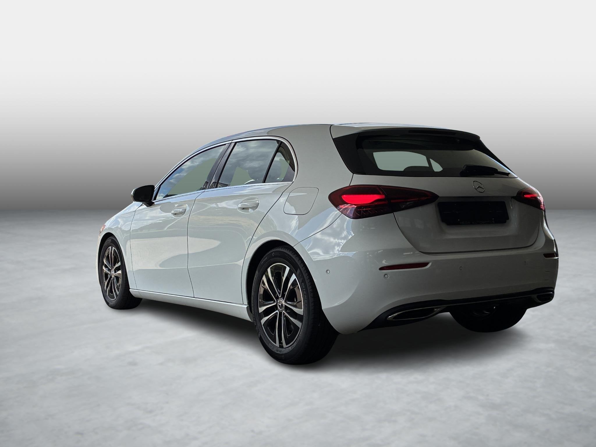 Mercedes-Benz A-klasse 220 4MATIC Luxury Line | Trekhaak | V, Auto's, Automaat, Stof, Zwart, 4 cilinders