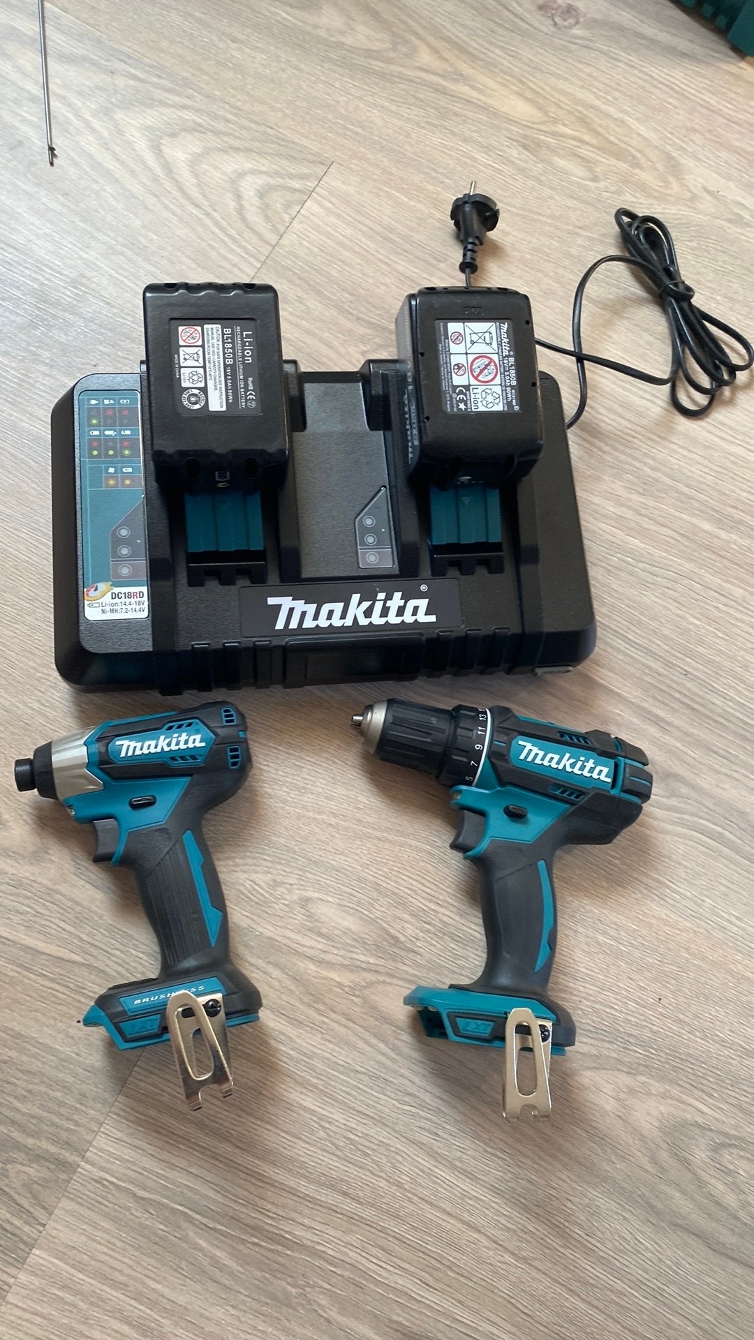 Visseuce Makita, Enlèvement, Comme neuf