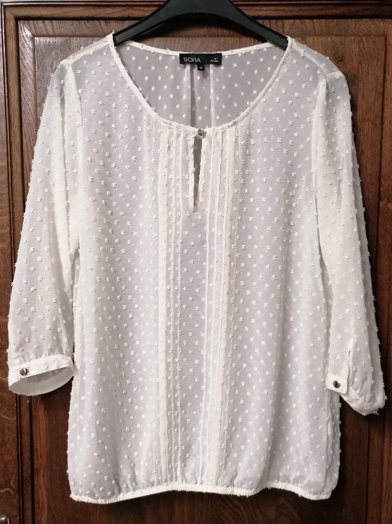 Bloes met 3/4 mouwen, gebroken wit voile stof met nopjes, 40, Vêtements | Femmes, Blouses & Tuniques, Enlèvement ou Envoi, Comme neuf
