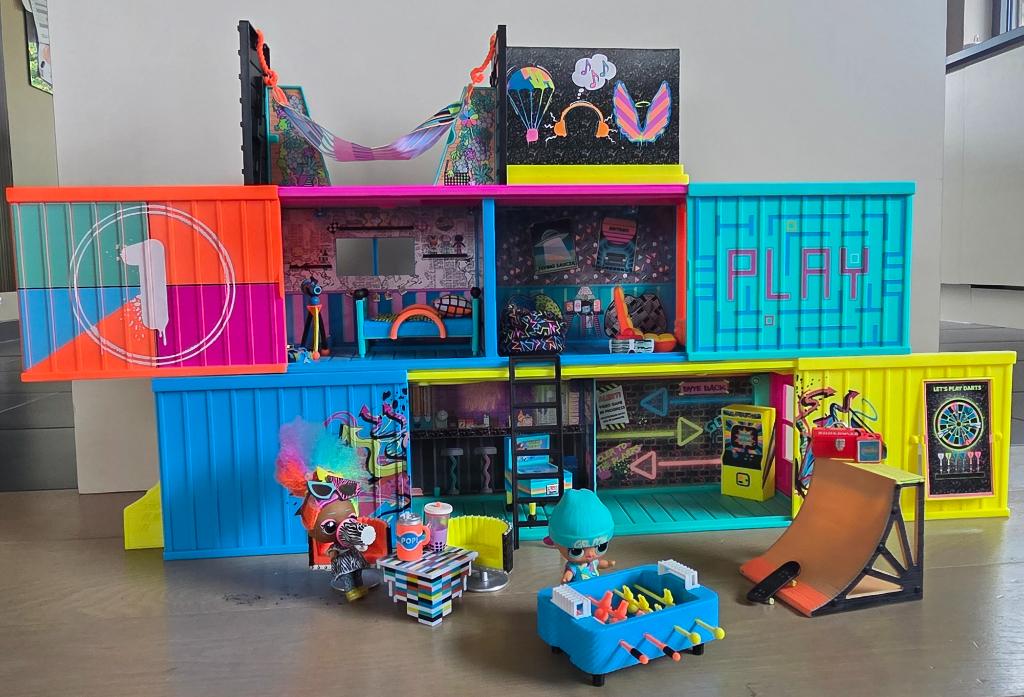 LOL Surprise Clubhouse, Kinderen en Baby's, Speelgoed | Poppenhuizen, Ophalen, Zo goed als nieuw, Poppenhuis